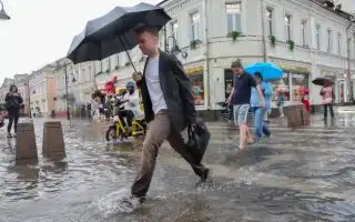 К чему снится ливень или сильный дождь по сонникам: толкование и значения