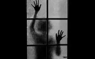 Что делать, если ночью кажется, что в комнате кто-то есть, и как с этим справиться