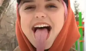 Примета: к чему чешется язык у женщины, девушки, мужчины и что это значит