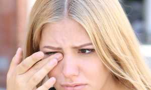 К чему чешется правый глаз в четверг по примете и ее значение