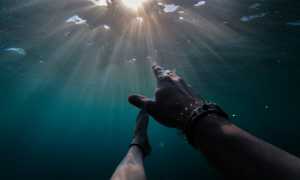 К чему снится тонуть в воде по сонникам: толкование и значение