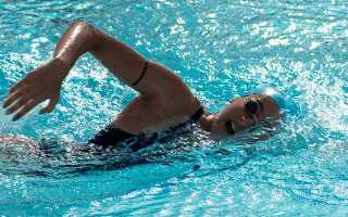 К чему снится бассейн: плавать в чистой или грязной воде во сне