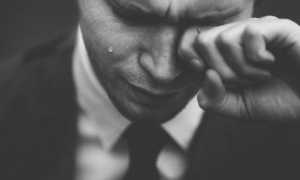 К чему снится сильно плакать навзрыд, видеть во сне плачущего человека и его значение