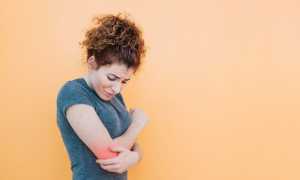 Примета: к чему чешется правый локоть у женщины, девушки и мужчины в разных ситуациях