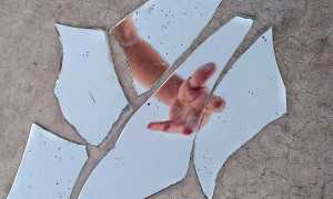 Приметы о треснувшем зеркале: к чему это и что делать в жизни