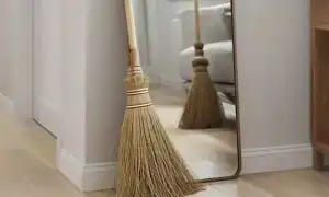 К чему снится подметать во сне: толкование и значение