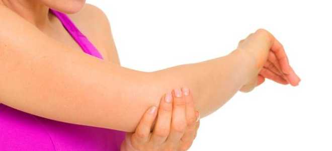 К чему удариться правым локтем: примета для женщины, девушки, мужчины и её значение