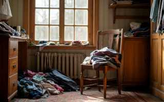 Почему нельзя вешать одежду на стул: приметы и суеверия, связанные с этим
