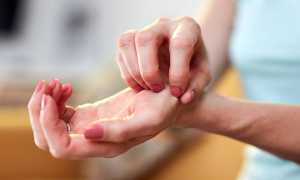 К чему чешется большой палец на левой руке по приметам и народным поверьям