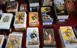 Чем опасны карты Таро: для гадающего и начинающего практикующего