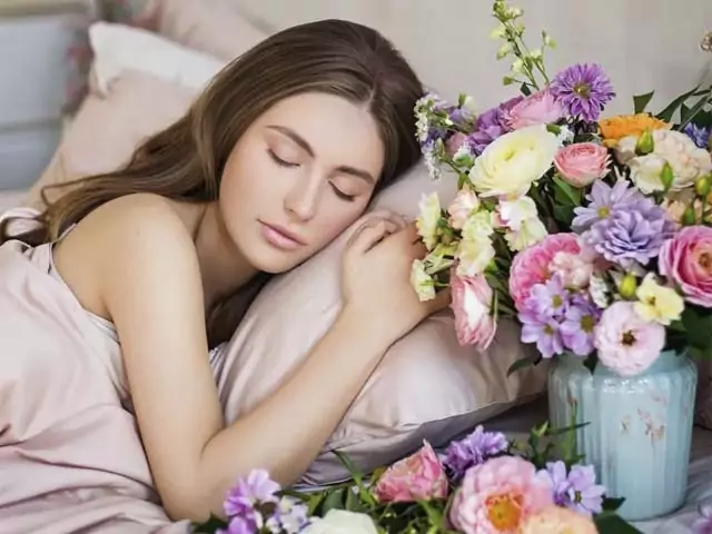 К чему снится голая женщины